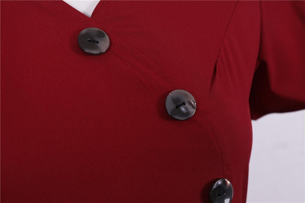 Weinrotes Vintage-Kleid mit Knöpfen