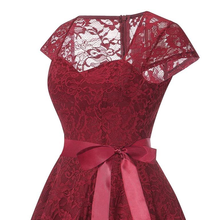 Weinrotes Vintage-Kleid mit Stickerei