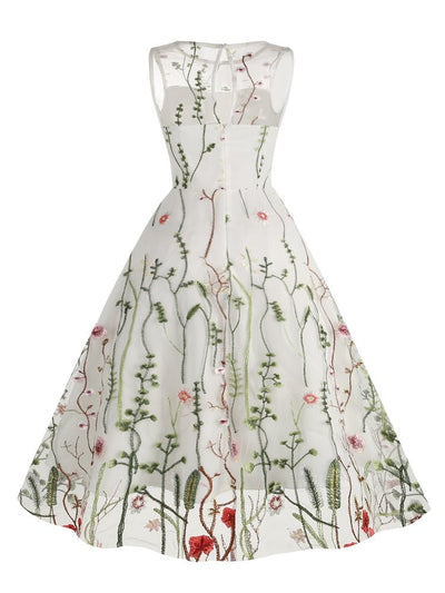 Weinrotes Vintage-Kleid mit Stickerei