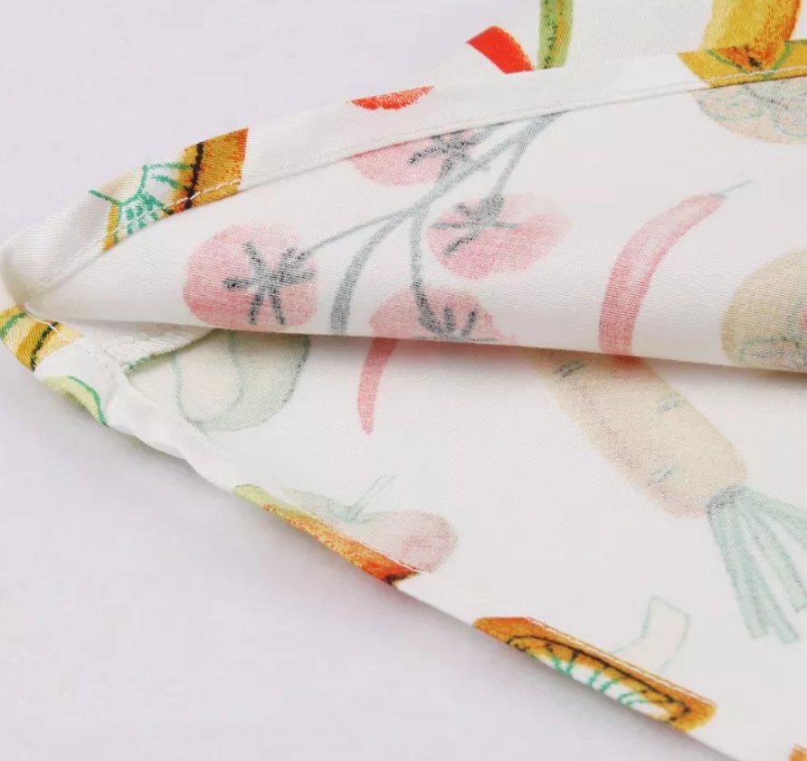 Cremefarbenes, florales Vintage-Kleid mit Rundhalsausschnitt