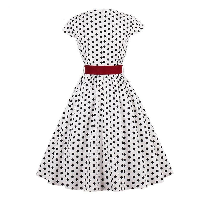 Weißes Vintage-Kleid mit Gürtel in Übergröße