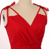 Rotes Glamour-Kleid im Stil der 50er Jahre