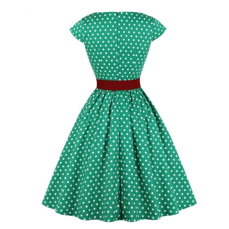 Grünes Vintage-Kleid mit Gürtel in Übergröße
