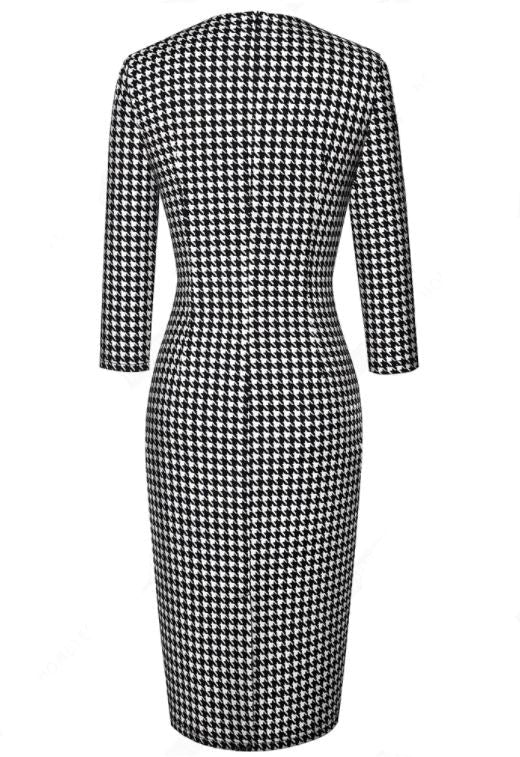 Schwarz-weißes Winter-Vintage-Kleid