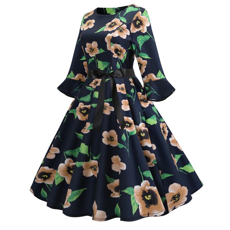 Schwarzes florales Winter-Vintage-Kleid