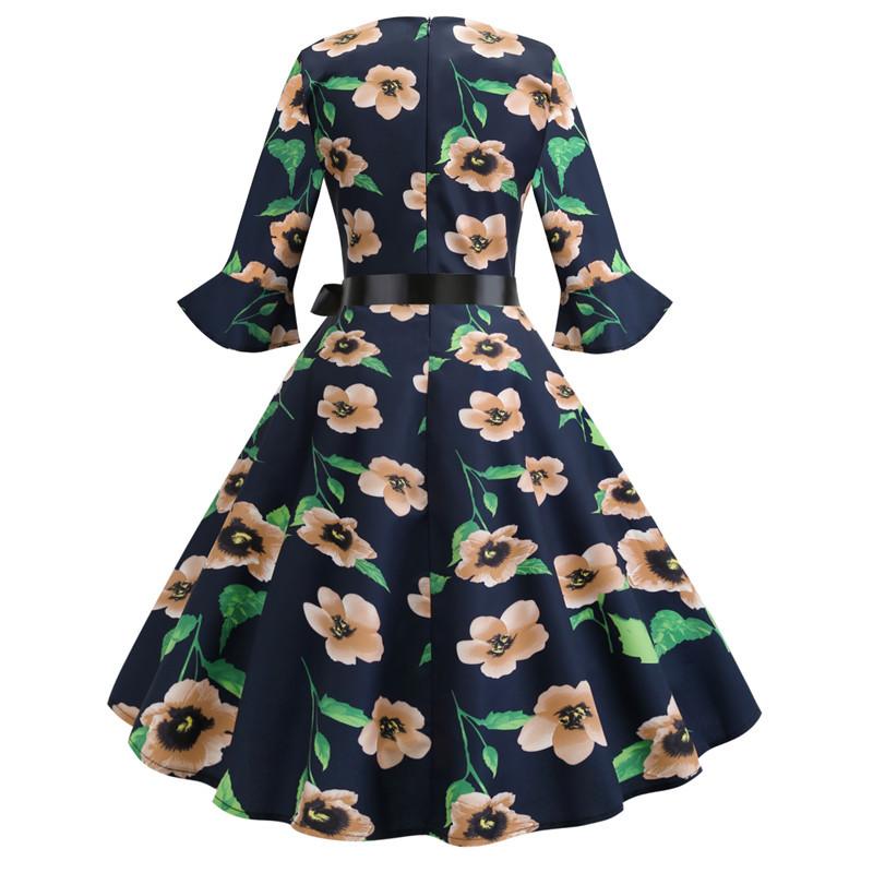 Schwarzes florales Winter-Vintage-Kleid