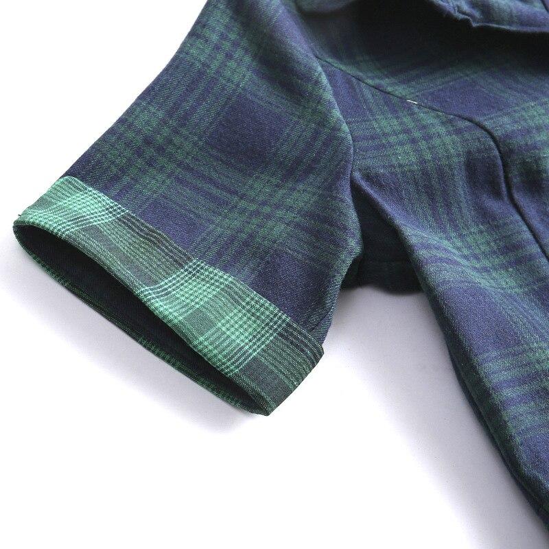 Vintage-Kleid mit Pin-Up-Business-Kragen