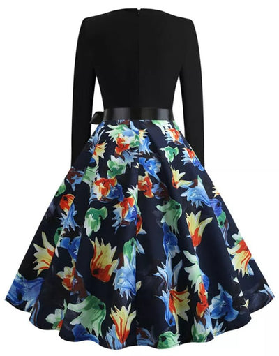 Vintage-Pin-Up-Kleid mit blauen Blumen