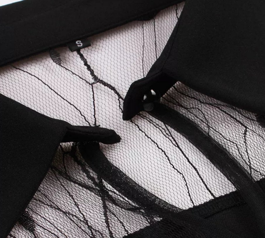 Vintage-Kleid mit Pin-Up-Schmetterlingen