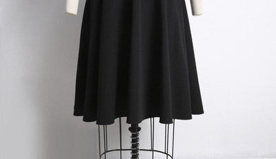 Vintage-Kleid mit schwarzen Punkten