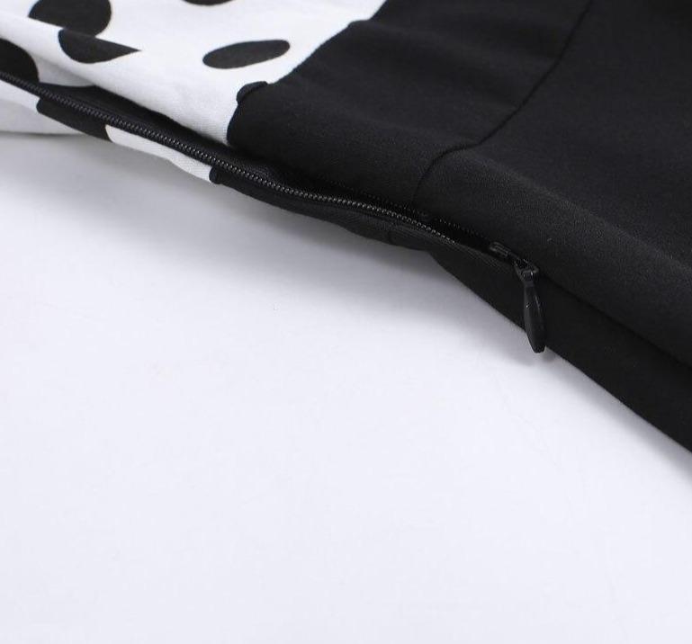 Vintage-Kleid mit schwarzen Punkten