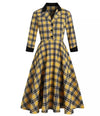Gelb und schwarz gestreiftes Vintage-Kleid