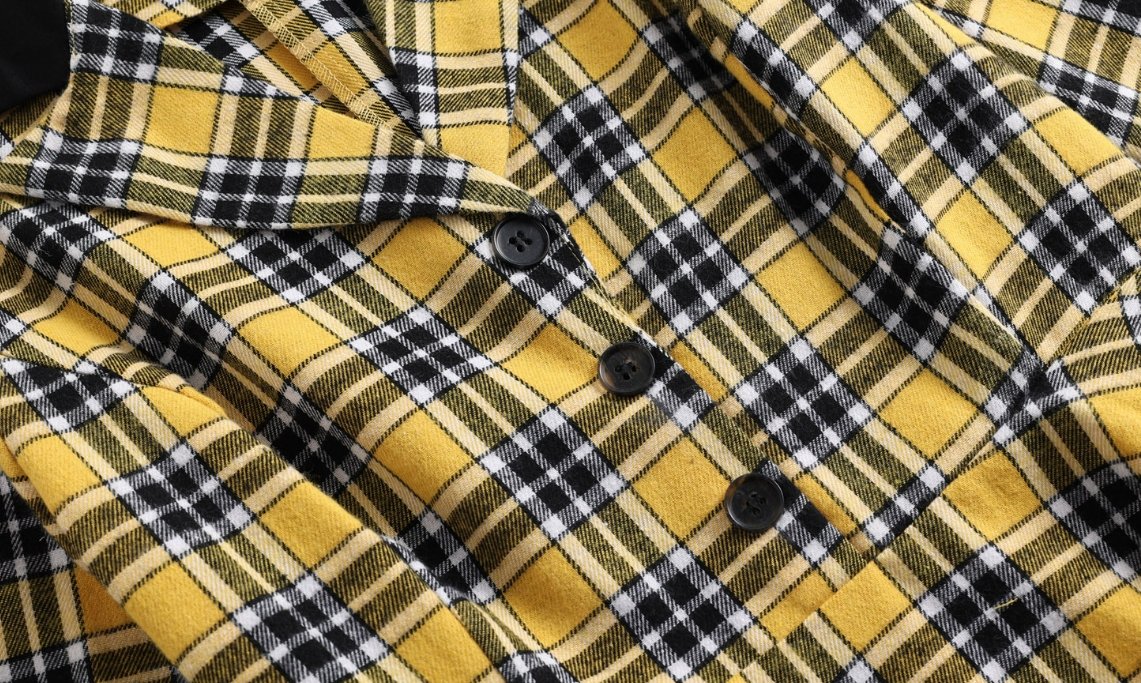 Gelb und schwarz gestreiftes Vintage-Kleid