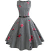 Schwarz-weiß gestreiftes Vintage-Kleid