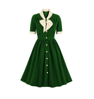 Grünes Vintage-Kleid mit weißem Kragen