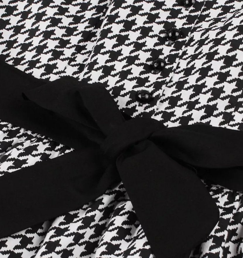 Vintage schwarz-weißes Gingham-Kleid