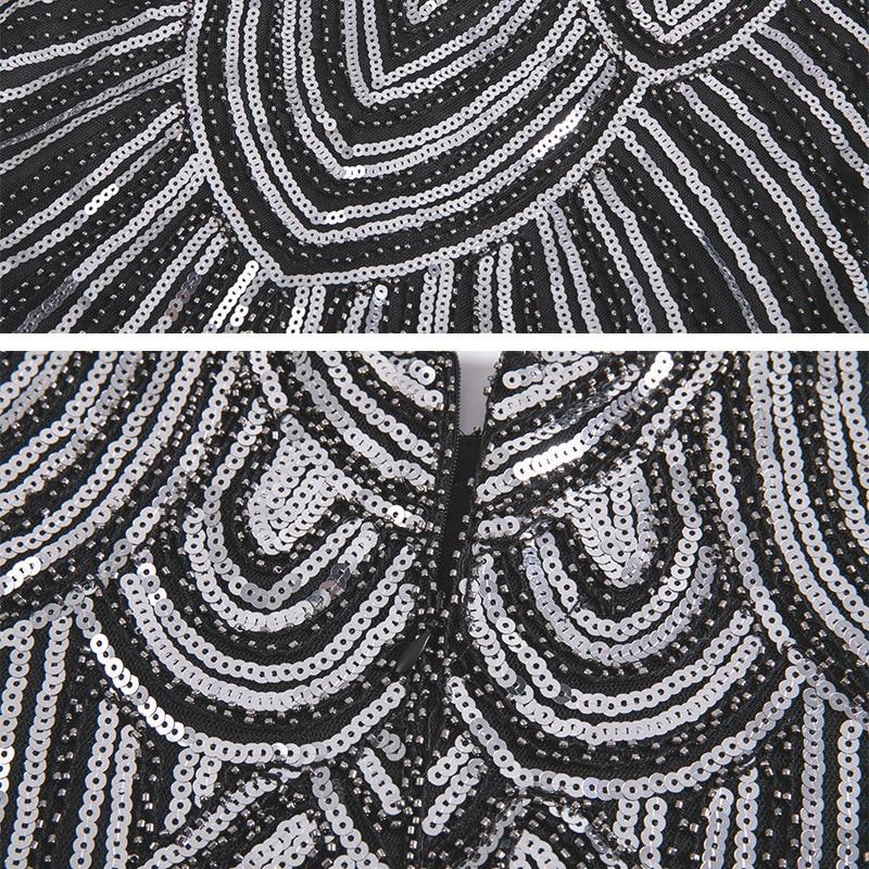 Silbernes 20er-Jahre-Kleid