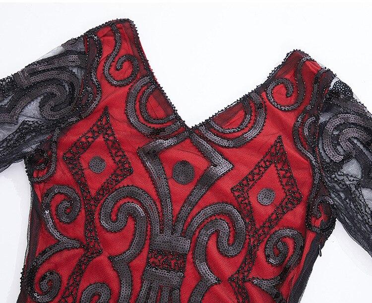 Rotes Spitzenkleid aus den 1920er Jahren