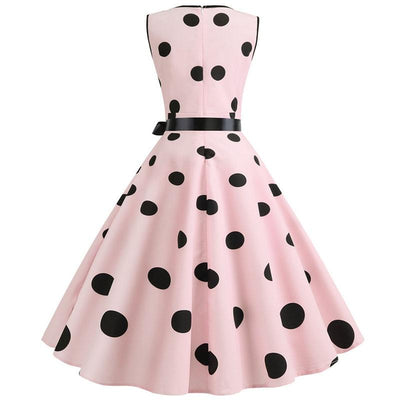 Kleid im Stil der 50er Jahre mit V-Ausschnitt