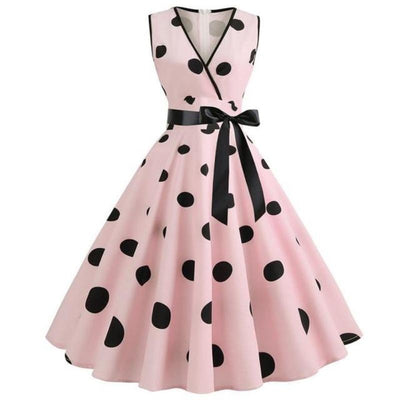 Kleid im Stil der 50er Jahre mit V-Ausschnitt