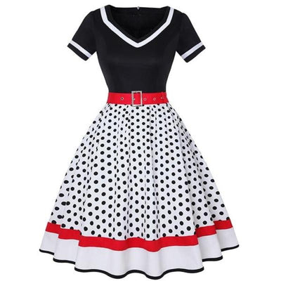 Weißes 60er-Jahre-Kleid