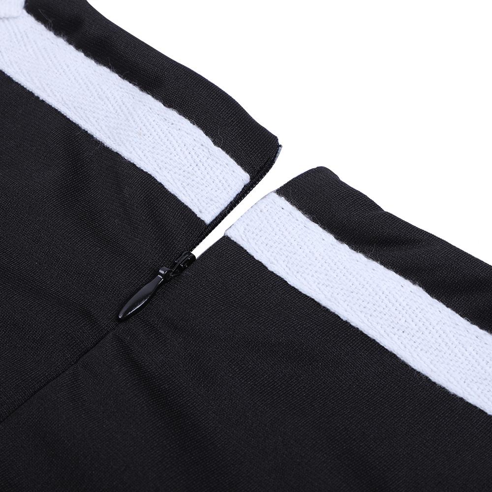 Schwarzes 60er-Jahre-Kleid