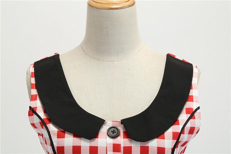 Rotes und weißes Vintage-Kleid